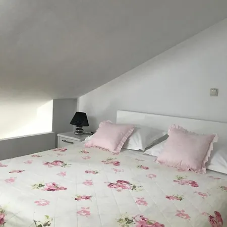 Gallery For Two, Near The And The Center Of Appartamento Jelsa (Hvar)