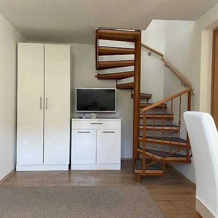 Appartamento Gallery For Two, Near The And The Center Of Jelsa (Hvar)